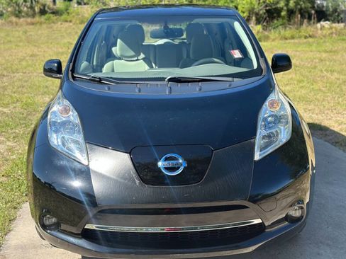 Used 2011 Nissan Leaf SL image 8