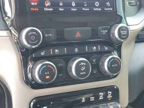 Used 2020 RAM 1500 Laramie AWD/4WD image 27