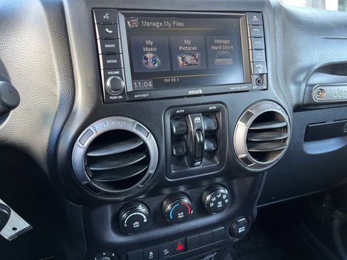 Used 2017 Jeep Wrangler Unlimited Sport image 28