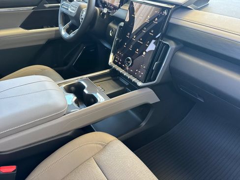 New 2026 GMC Acadia Elevation FWD image 16