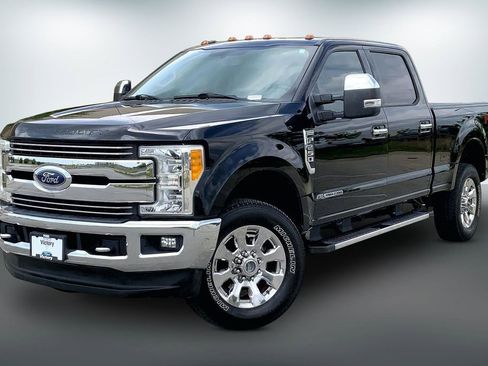Used 2017 Ford F250 Lariat w/ Chrome Package AWD/4WD image 2