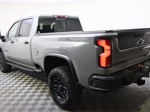 Used 2024 Chevrolet Silverado 2500 ZR2 w/ ZR2 Bison Edition image 3