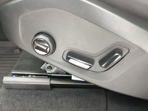 Certified 2026 Volvo XC90 B6 Plus w/ Protection Package Premier image 16