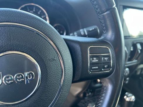Used 2018 Jeep Wrangler Unlimited Sport S AWD/4WD image 16