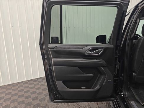 Used 2023 GMC Yukon XL SLT w/ SLT Premium Package AWD/4WD image 34