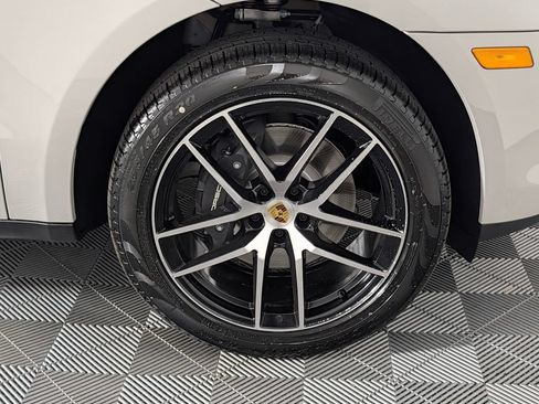 New 2026 Porsche Macan AWD/4WD image 14