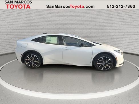 New 2026 Toyota Prius Plug-In Hybrid image 4