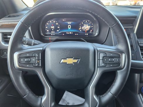 Used 2023 Chevrolet Suburban Premier image 12