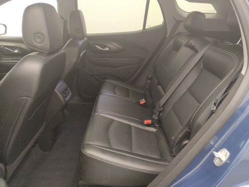 Used 2024 GMC Terrain SLT image 18