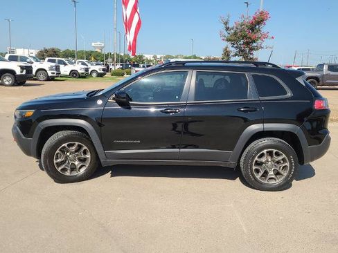 Used 2022 Jeep Cherokee Trailhawk w/ Sun, Sound & Nav Group AWD/4WD image 3