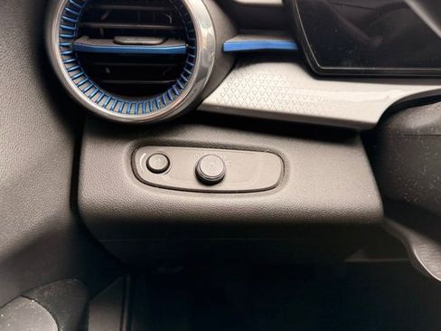 Used 2024 Chevrolet Trax LT w/ Driver Confidence Package image 12