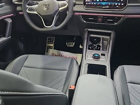 New 2026 Volkswagen Tiguan SE R-Line image 24