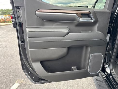 Used 2025 Chevrolet Silverado 1500 LT Trail Boss w/ Convenience Package II AWD/4WD image 23