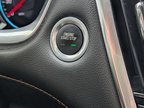 Used 2020 Chevrolet Traverse RS FWD image 23