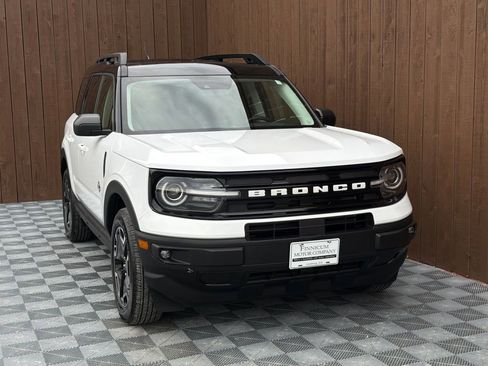 Used 2024 Ford Bronco Sport Outer Banks w/ Tech Package AWD/4WD image 12