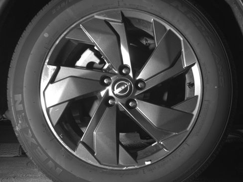 Used 2025 Nissan Rogue SV FWD image 15