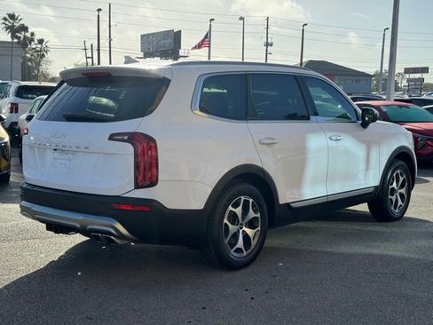 Certified 2022 Kia Telluride EX w/ Towing Package image 4