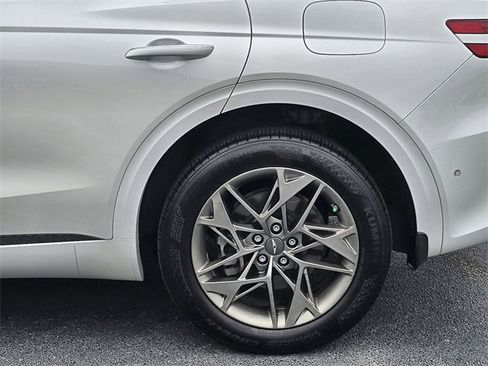 Used 2022 Genesis GV70 2.5T w/ Advanced Package image 12