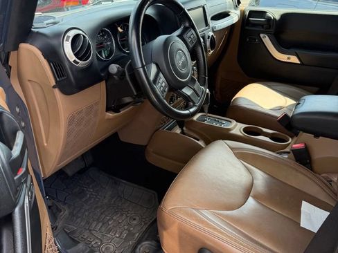 Used 2017 Jeep Wrangler Unlimited Sahara w/ Dual Top Group AWD/4WD image 6
