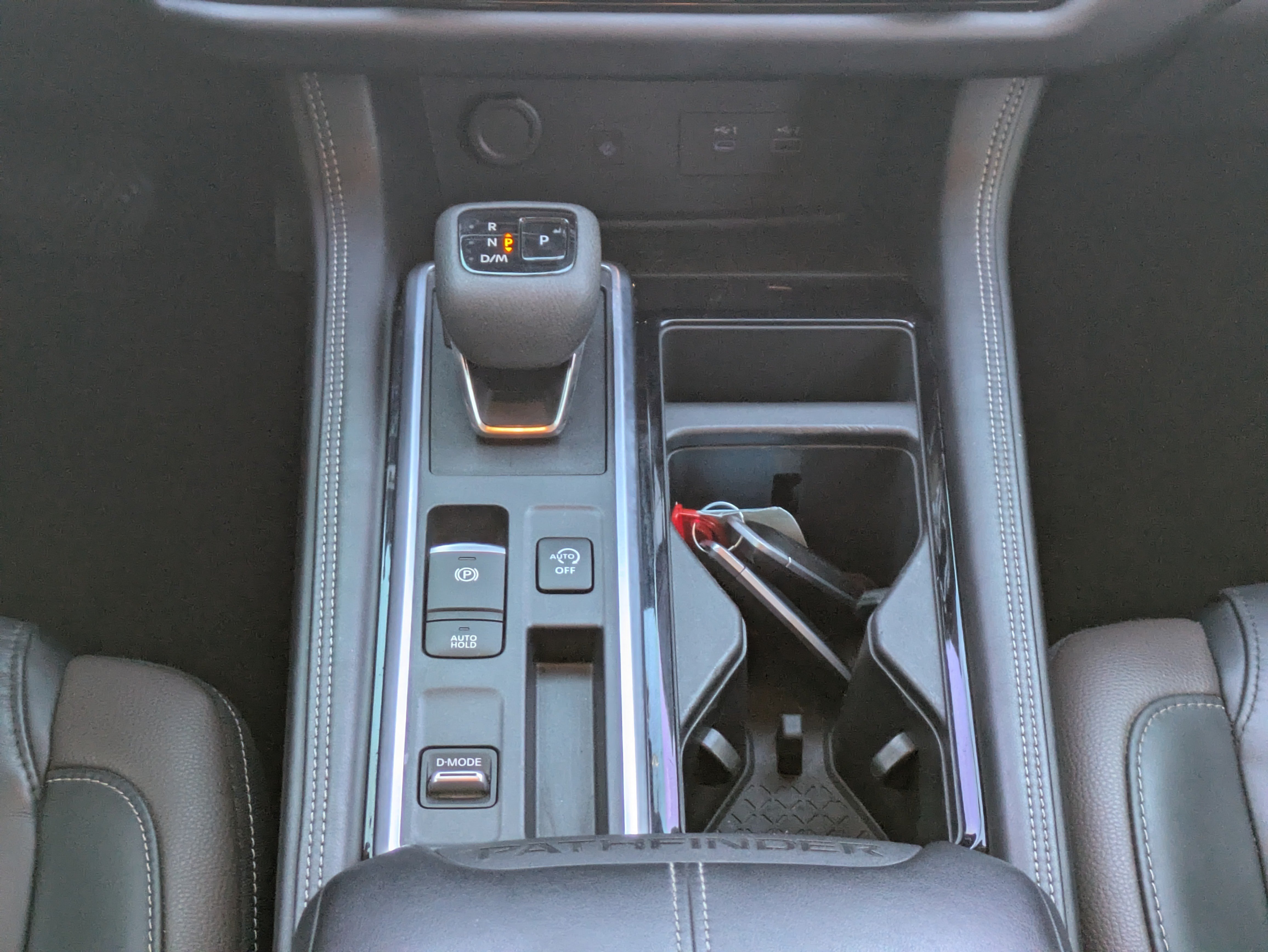 Used 2023 Nissan Pathfinder Platinum w/ Cargo Package FWD image 21