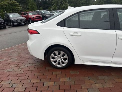 Used 2024 Toyota Corolla LE FWD image 15