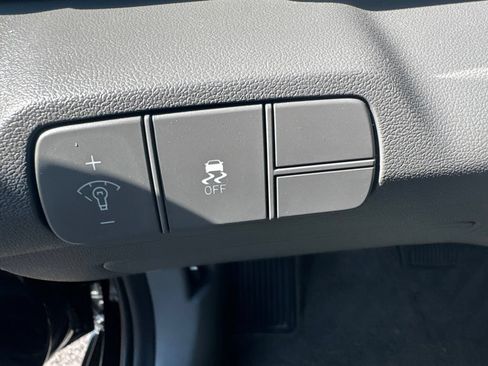 Used 2024 Hyundai Elantra SEL FWD image 20