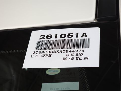 Used 2021 Jeep Compass Latitude w/ Sun and Sound Group AWD/4WD image 28
