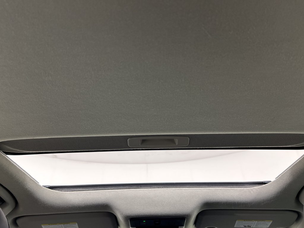 Used 2024 Nissan Sentra SR w/ SR Premium Package FWD image 19