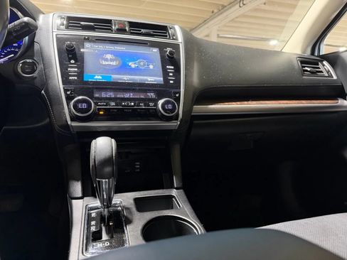 Used 2018 Subaru Outback 2.5i Limited AWD/4WD image 15