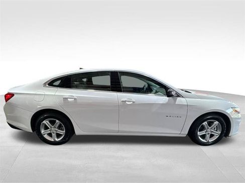 Used 2022 Chevrolet Malibu LS FWD image 4