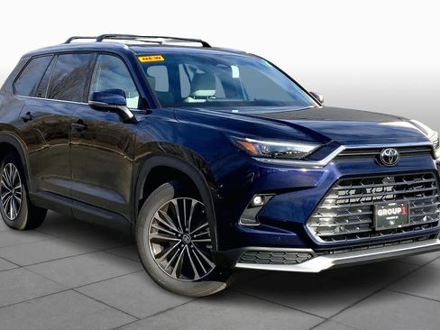 New 2026 Toyota Grand Highlander Hybrid MAX Platinum image 2