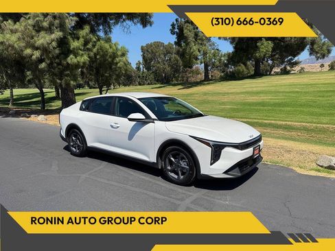Used 2025 Kia K4 FWD image 1