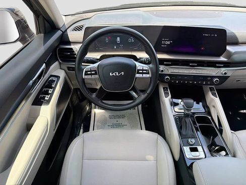 Used 2024 Kia Telluride S FWD image 15