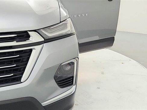 Used 2023 Chevrolet Traverse LT image 17