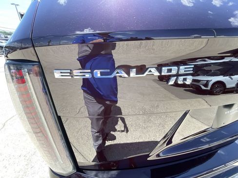 Used 2025 Cadillac Escalade IQ Luxury 2 w/ LPO, Premium Carpet Package AWD/4WD image 31