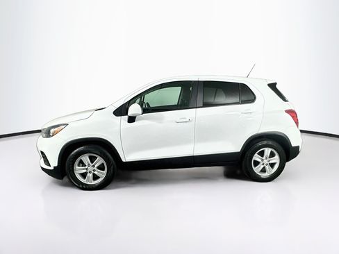 Used 2022 Chevrolet Trax LS w/ Tint and Cruise Package FWD image 4