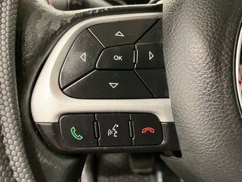 Used 2018 Jeep Renegade Trailhawk image 23