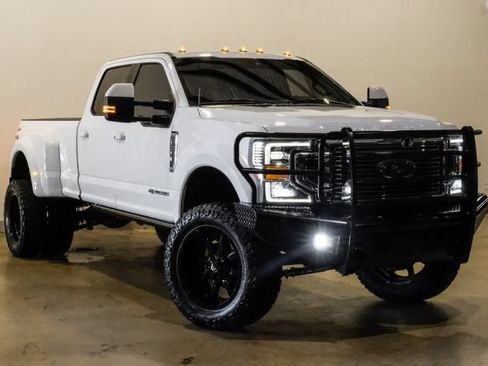 Used 2021 Ford F350 Lariat w/ Lariat Ultimate Package AWD/4WD image 4