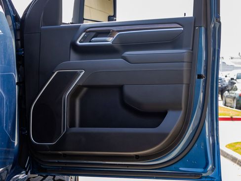 Used 2025 Chevrolet Silverado 2500 LT w/ Trail Boss Package image 36