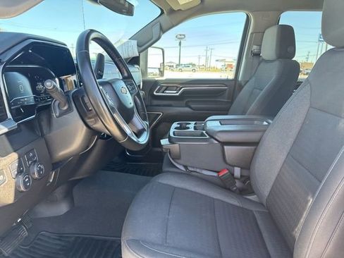 Used 2024 Chevrolet Silverado 2500 LT image 2