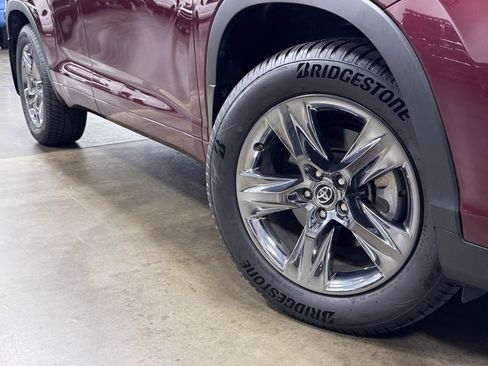 Used 2019 Toyota Highlander Limited Platinum image 27