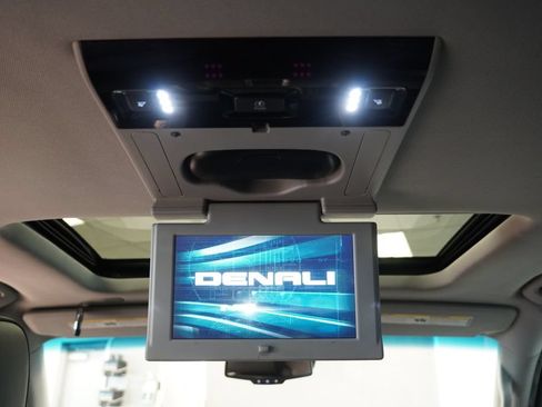 Used 2017 GMC Yukon Denali w/ Open Road Package AWD/4WD image 36