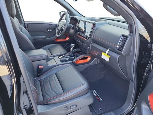 New 2025 Nissan Frontier PRO-4X w/ Pro Premium Package image 23