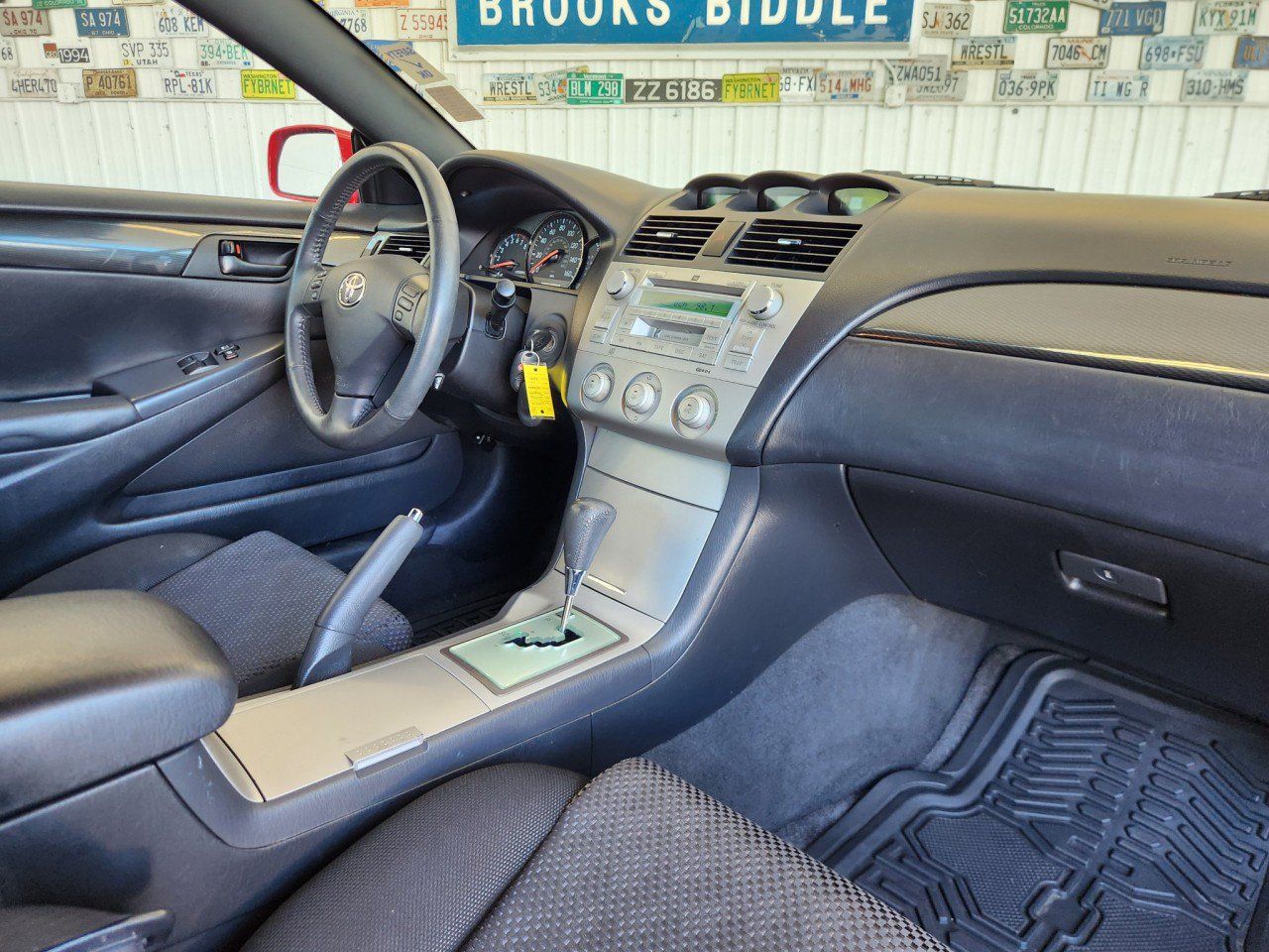 Used 2006 Toyota Solara SE w/ Convenience Pkg FWD image 2