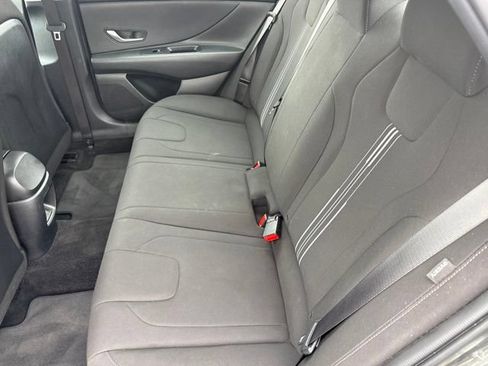 Used 2024 Hyundai Elantra SEL FWD image 19