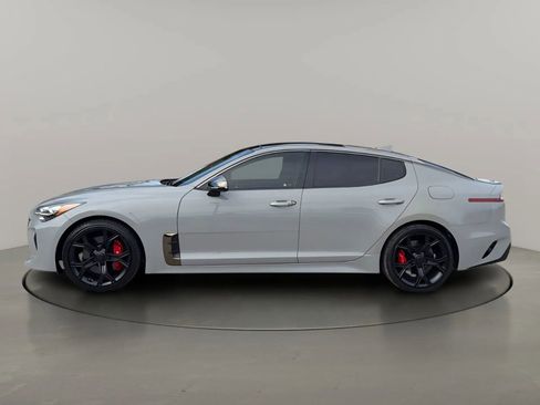 Used 2018 Kia Stinger GT2 AWD/4WD image 2