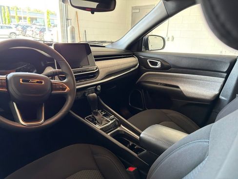 Used 2025 Jeep Compass Sport AWD/4WD image 25