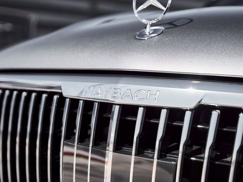 Used 2025 Mercedes-Benz Maybach GLS 600 4MATIC image 8