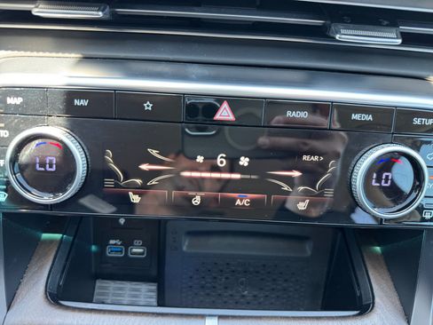 Used 2023 Genesis GV80 2.5T AWD/4WD image 31