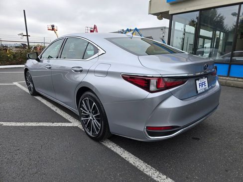 Used 2022 Lexus ES 250 w/ Premium Package image 3